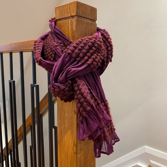 Maroon scarf/shawl - Picture 3 of 5